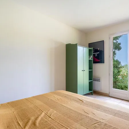 Du Temple By Interhome Le Lavandou