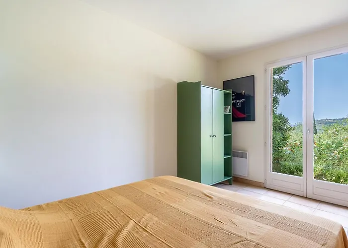 Du Temple By Interhome Le Lavandou